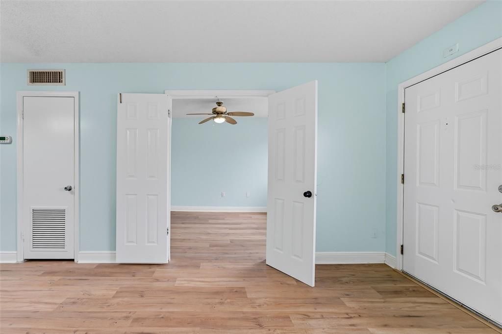 Activo con contrato: $1,100 (1 camas, 1 baños, 550 Pies cuadrados)