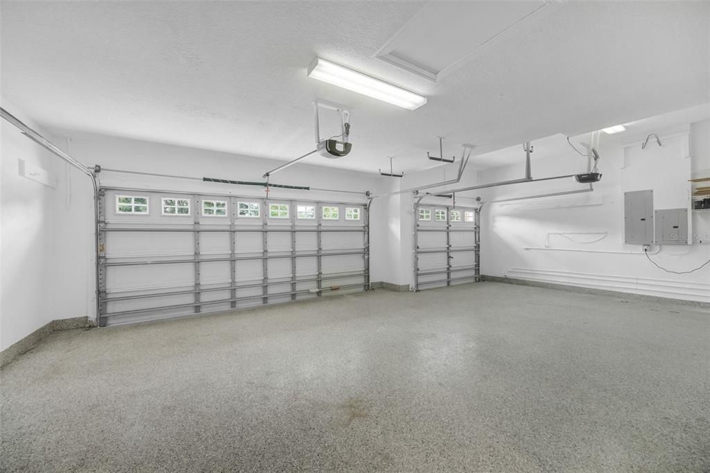 Active With Contract: $1,500,000 (5 beds, 3 baths, 3593 Square Feet)