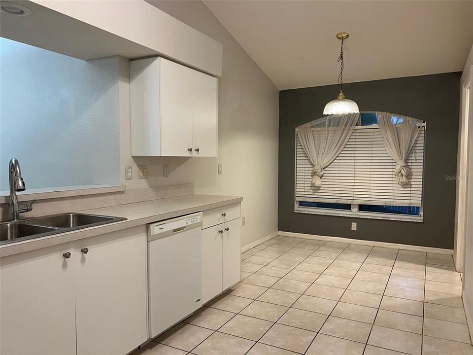 Active With Contract: $2,395 (4 beds, 2 baths, 1760 Square Feet)