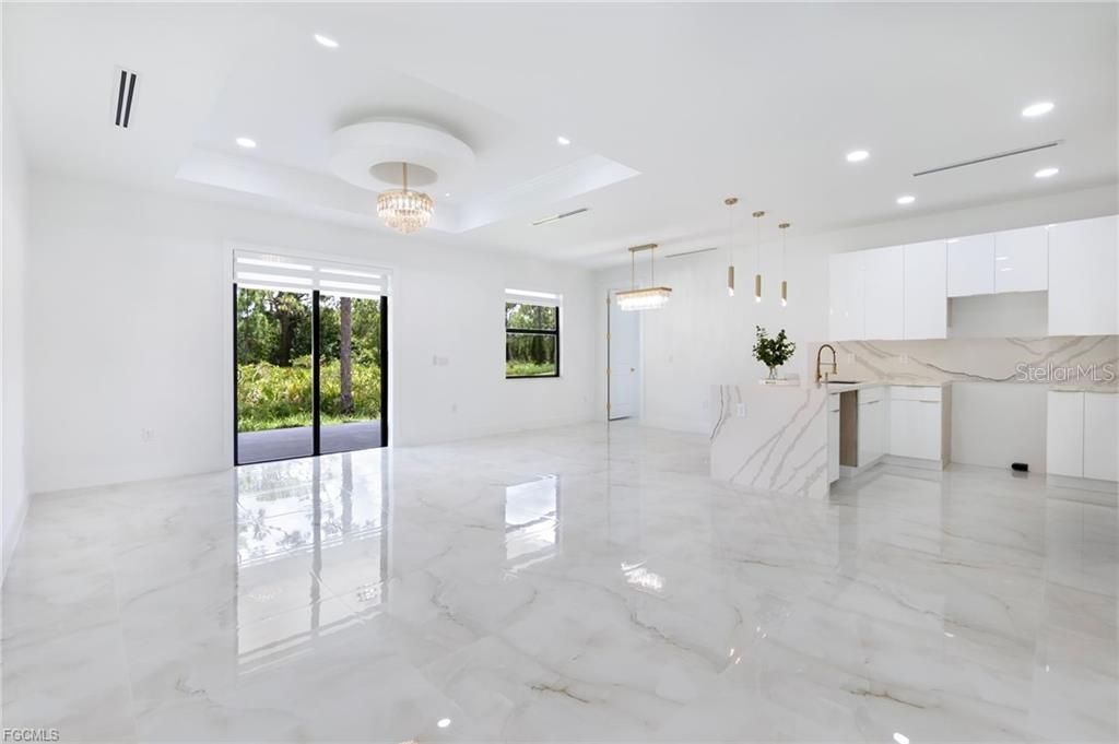 For Sale: $349,900 (3 beds, 2 baths, 1536 Square Feet)