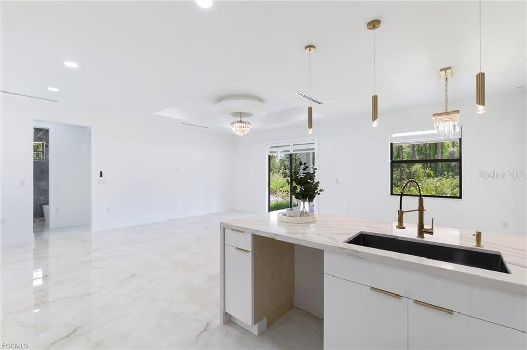 For Sale: $349,900 (3 beds, 2 baths, 1536 Square Feet)