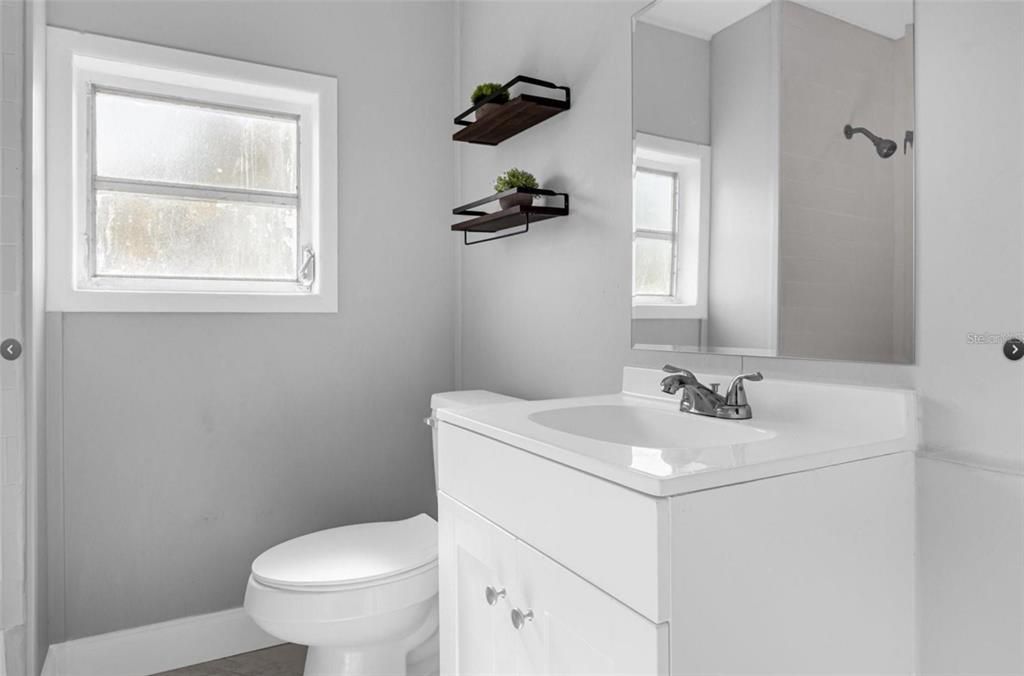 На продажу: $339,900 (2 спален, 0 ванн, 1596 Квадратных фут)