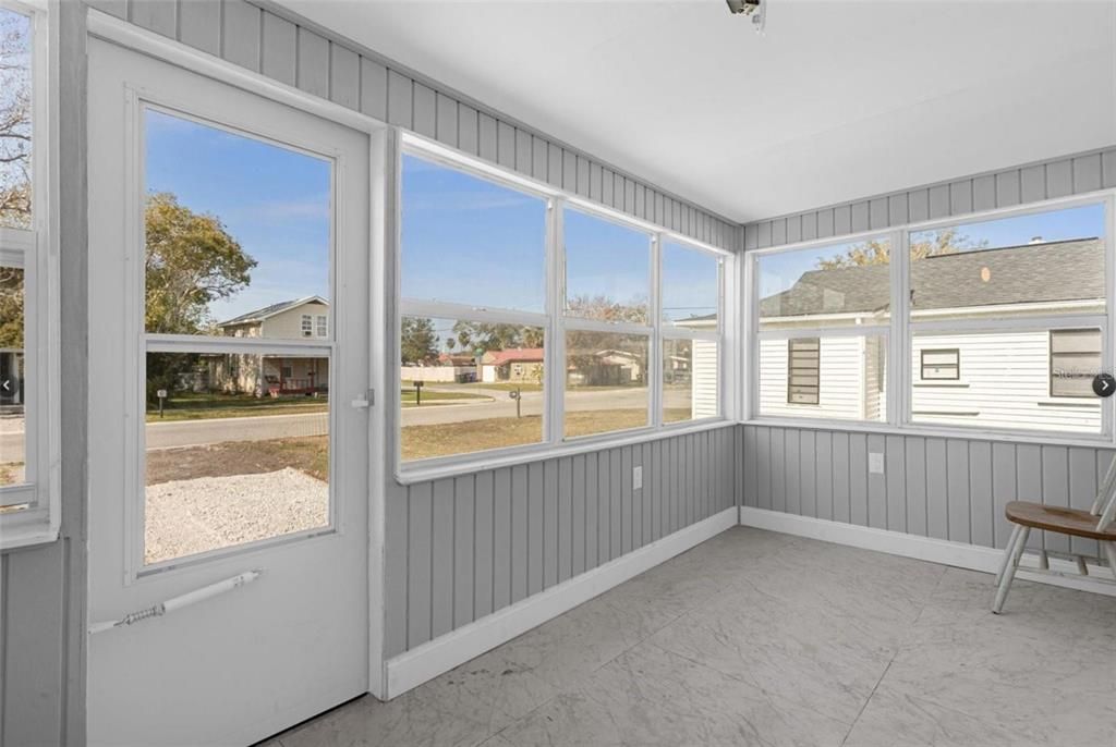 На продажу: $339,900 (2 спален, 0 ванн, 1596 Квадратных фут)