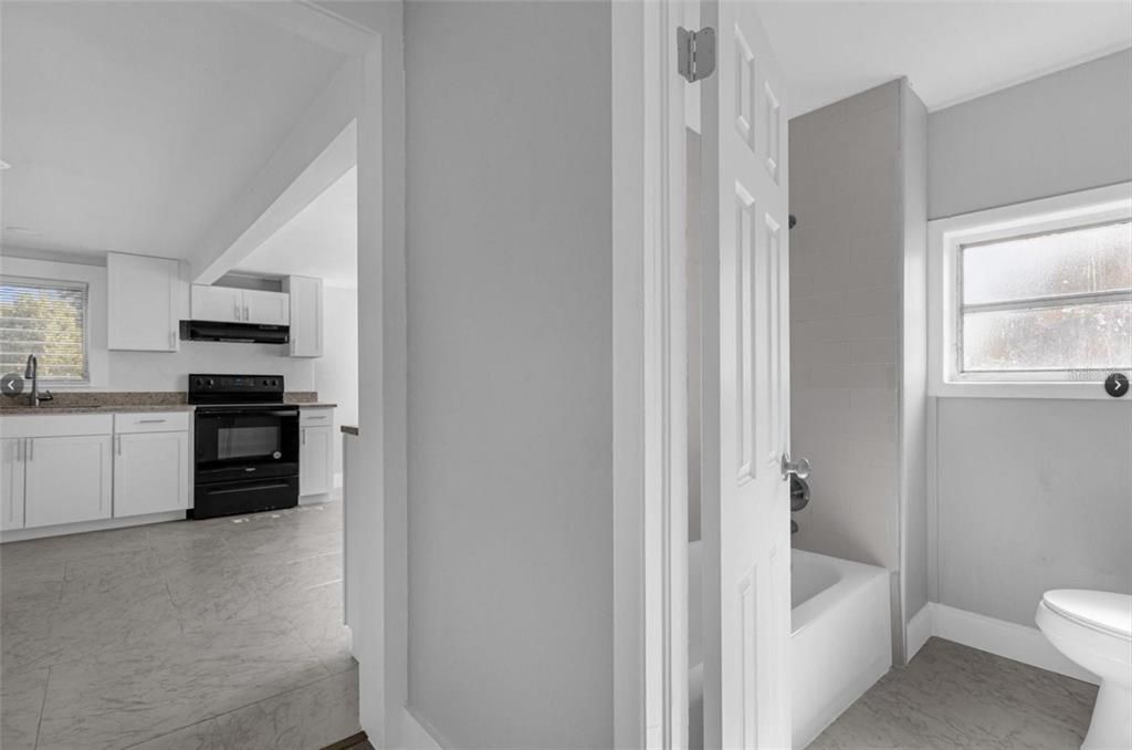 На продажу: $339,900 (2 спален, 0 ванн, 1596 Квадратных фут)