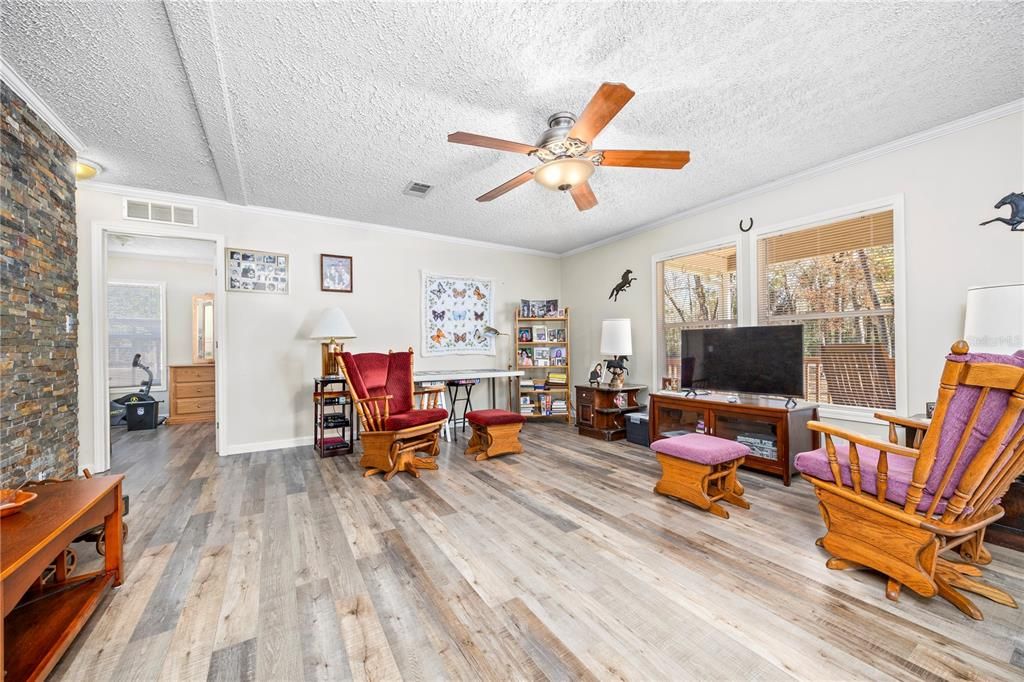 En Venta: $284,000 (2 camas, 2 baños, 1584 Pies cuadrados)