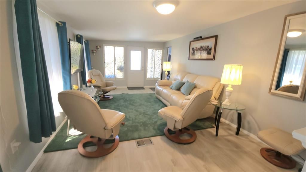 На продажу: $134,000 (1 спален, 2 ванн, 840 Квадратных фут)