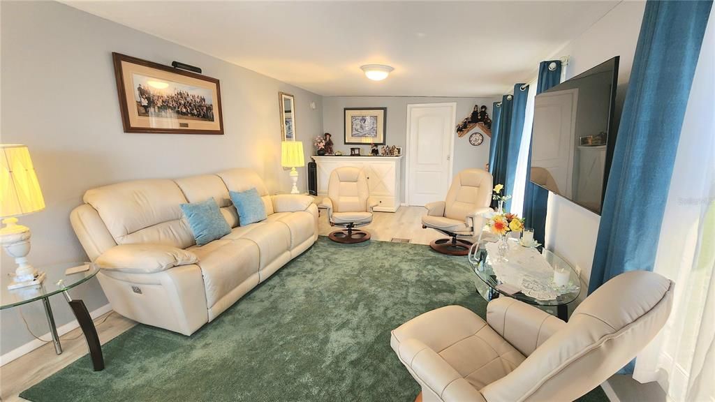 На продажу: $134,000 (1 спален, 2 ванн, 840 Квадратных фут)