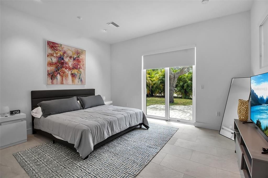 For Sale: $1,999,000 (4 beds, 3 baths, 2731 Square Feet)