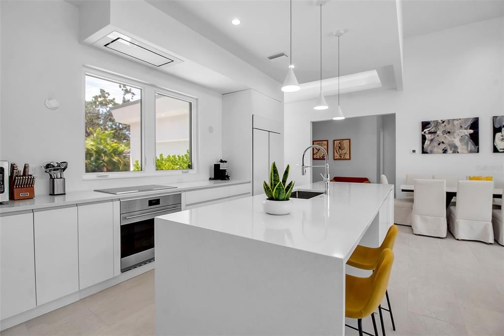 For Sale: $1,999,000 (4 beds, 3 baths, 2731 Square Feet)