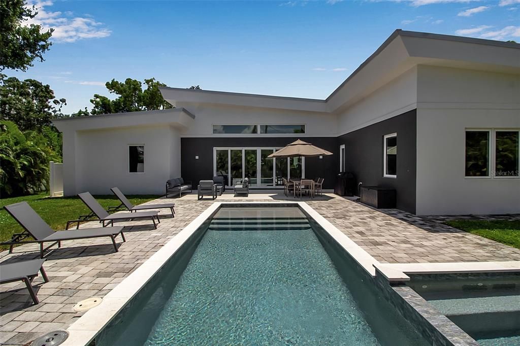 For Sale: $1,999,000 (4 beds, 3 baths, 2731 Square Feet)