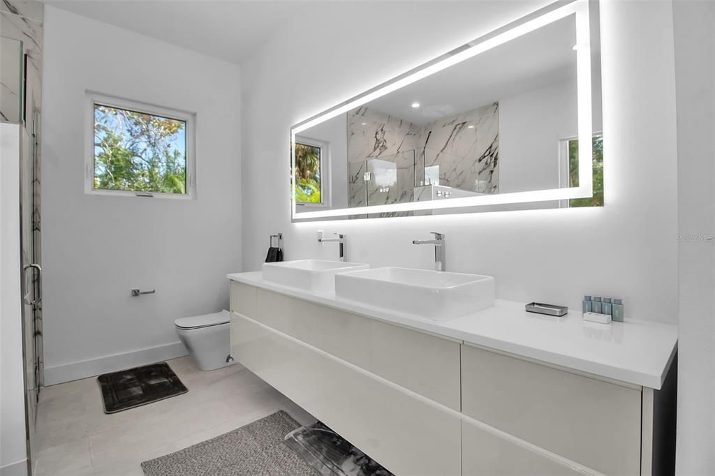 For Sale: $1,999,000 (4 beds, 3 baths, 2731 Square Feet)