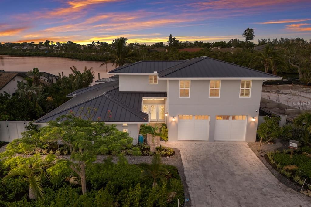 Recently Sold: $2,000,000 (4 beds, 3 baths, 3288 Square Feet)