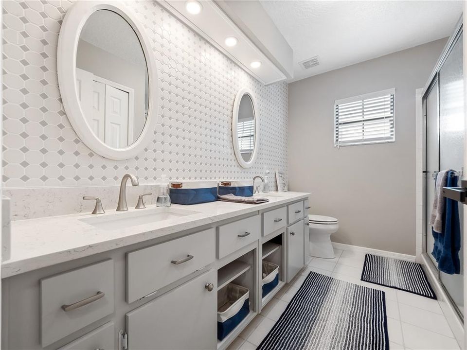 合同活跃: $320,000 (3 贝兹, 2 浴室, 2031 平方英尺)