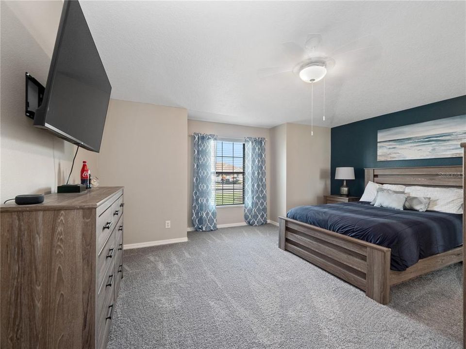 合同活跃: $320,000 (3 贝兹, 2 浴室, 2031 平方英尺)