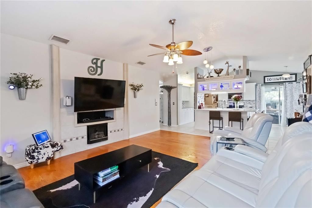 待售: $805,000 (3 贝兹, 3 浴室, 2536 平方英尺)