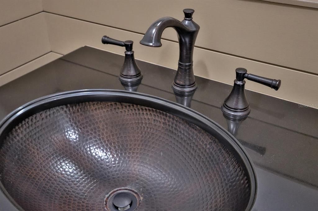 Activo con contrato: $1,699,000 (4 camas, 3 baños, 2950 Pies cuadrados)