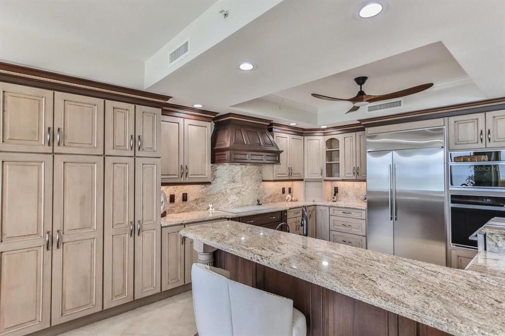 Activo con contrato: $1,699,000 (4 camas, 3 baños, 2950 Pies cuadrados)