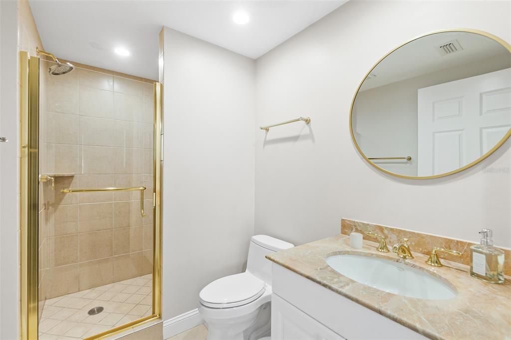 Activo con contrato: $1,699,000 (4 camas, 3 baños, 2950 Pies cuadrados)