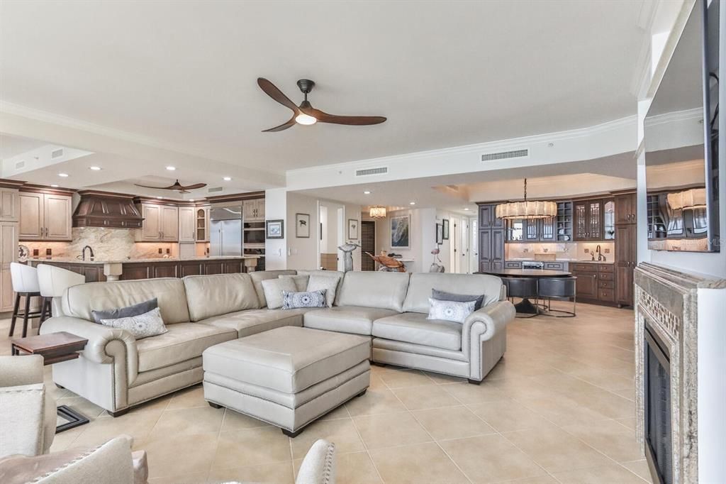 Activo con contrato: $1,699,000 (4 camas, 3 baños, 2950 Pies cuadrados)