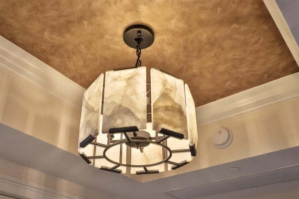 Activo con contrato: $1,699,000 (4 camas, 3 baños, 2950 Pies cuadrados)