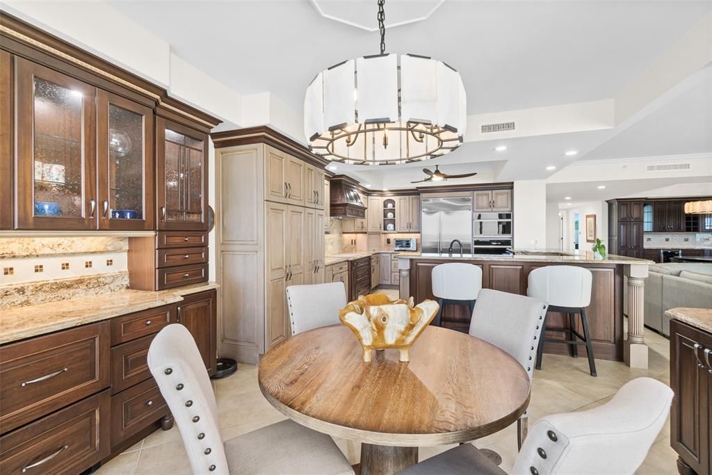 Activo con contrato: $1,699,000 (4 camas, 3 baños, 2950 Pies cuadrados)