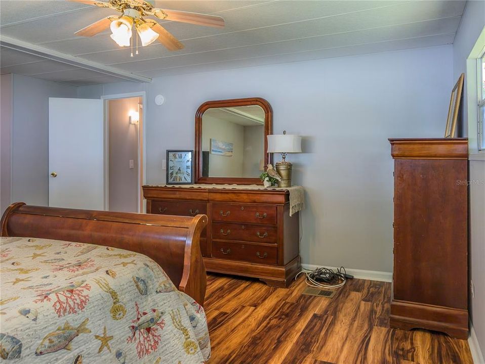 For Sale: $135,000 (2 beds, 2 baths, 1080 Square Feet)