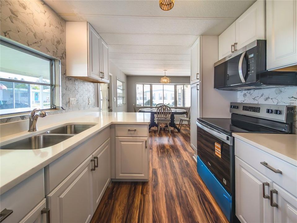 For Sale: $135,000 (2 beds, 2 baths, 1080 Square Feet)