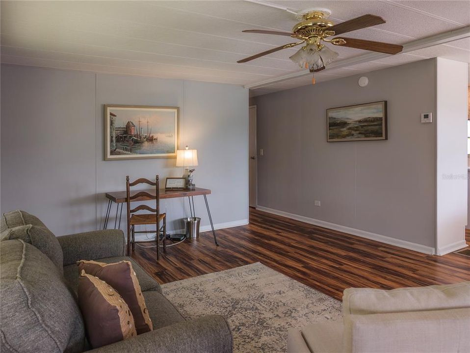 For Sale: $135,000 (2 beds, 2 baths, 1080 Square Feet)