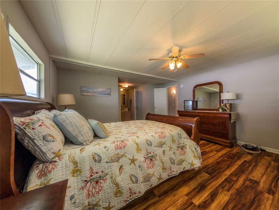 For Sale: $135,000 (2 beds, 2 baths, 1080 Square Feet)