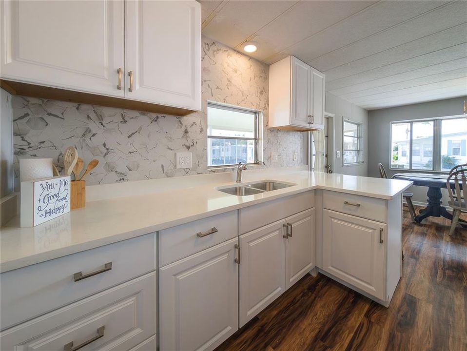 For Sale: $135,000 (2 beds, 2 baths, 1080 Square Feet)