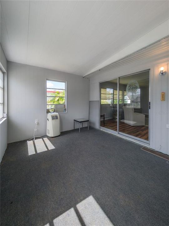 For Sale: $135,000 (2 beds, 2 baths, 1080 Square Feet)