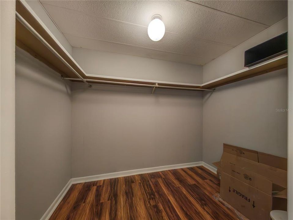 For Sale: $135,000 (2 beds, 2 baths, 1080 Square Feet)