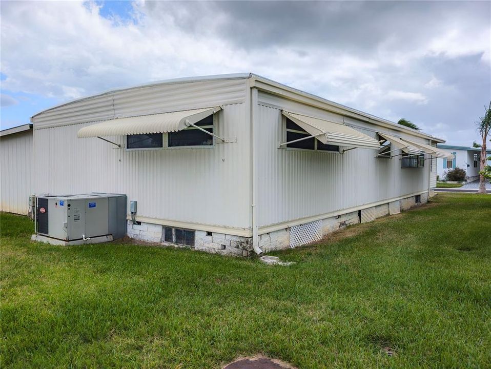 For Sale: $135,000 (2 beds, 2 baths, 1080 Square Feet)