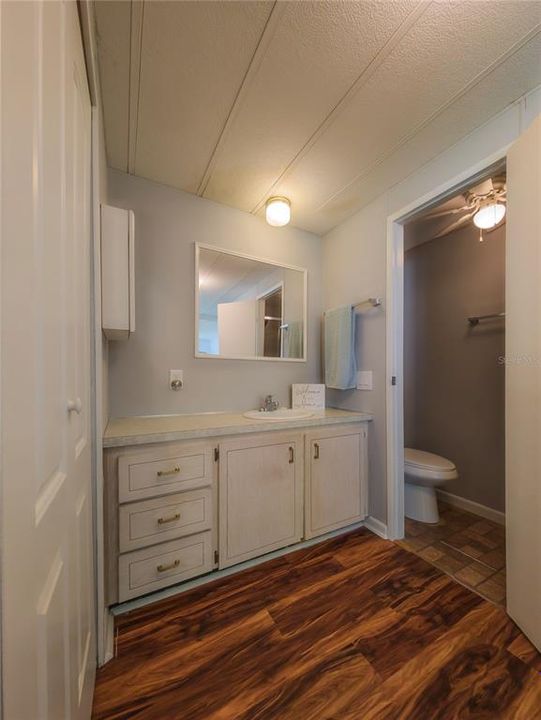 For Sale: $135,000 (2 beds, 2 baths, 1080 Square Feet)