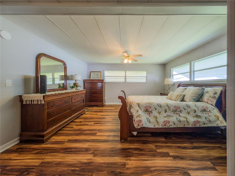 For Sale: $135,000 (2 beds, 2 baths, 1080 Square Feet)