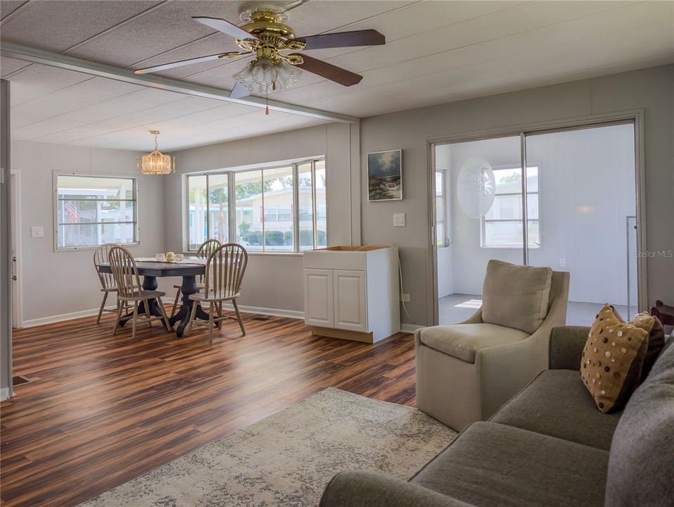 For Sale: $135,000 (2 beds, 2 baths, 1080 Square Feet)