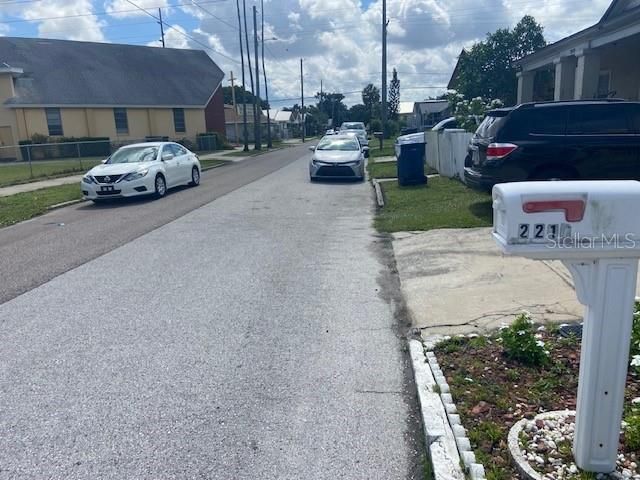 Active With Contract: $235,000 (3 beds, 2 baths, 1456 Square Feet)