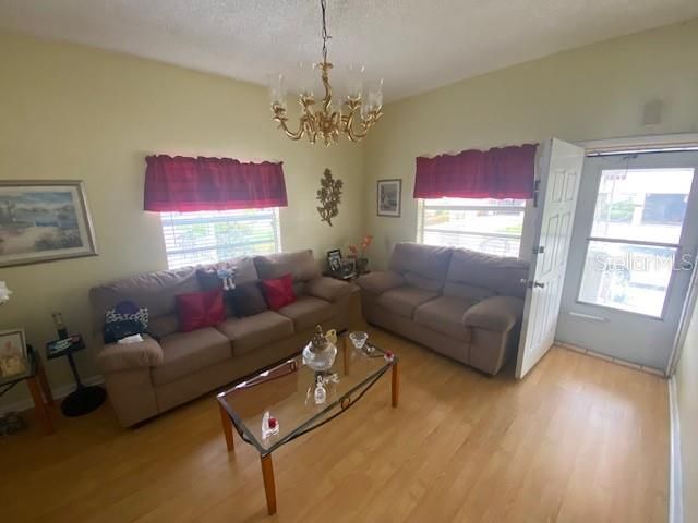 Active With Contract: $235,000 (3 beds, 2 baths, 1456 Square Feet)