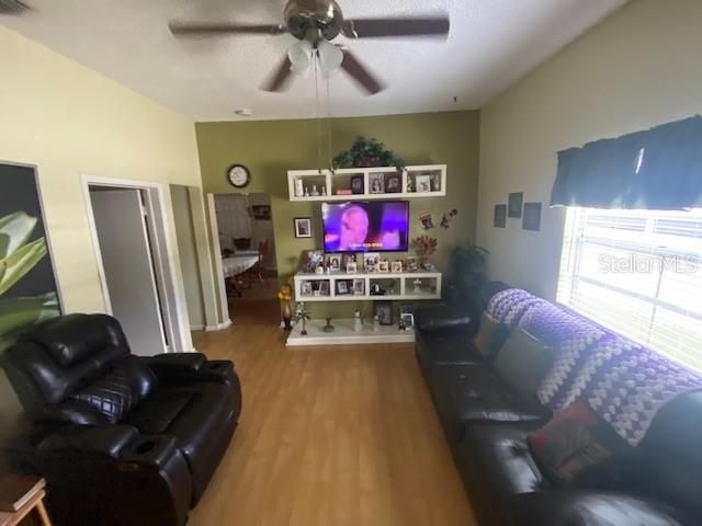 Active With Contract: $235,000 (3 beds, 2 baths, 1456 Square Feet)