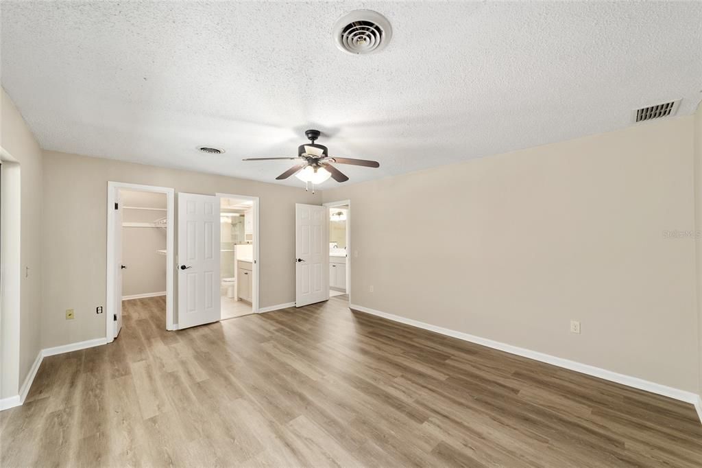 Active With Contract: $2,500 (4 beds, 3 baths, 2739 Square Feet)