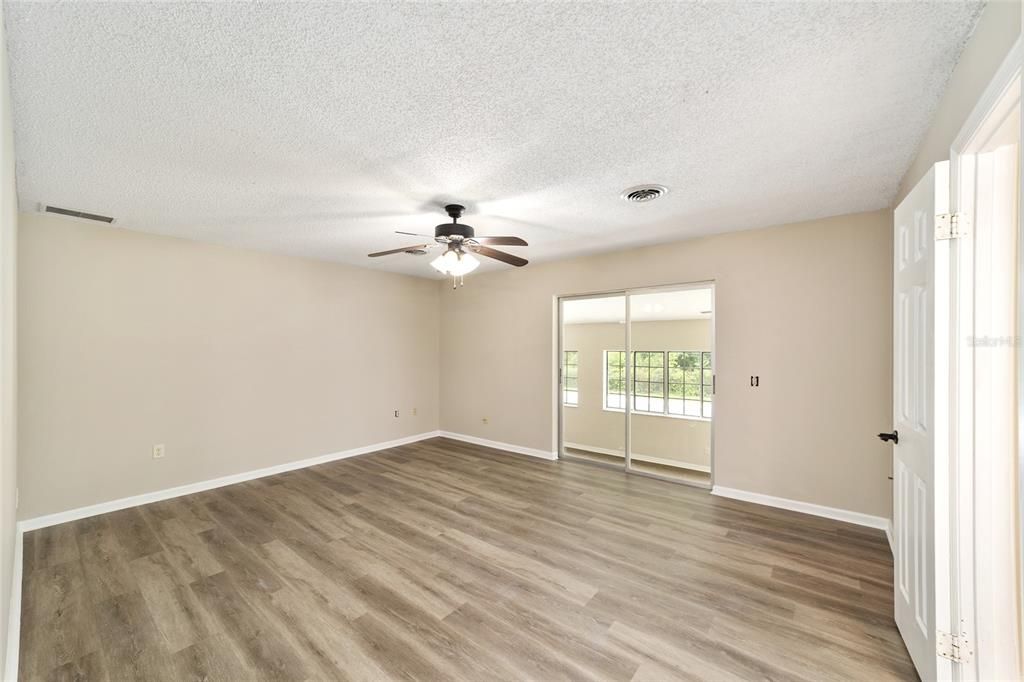 Active With Contract: $2,500 (4 beds, 3 baths, 2739 Square Feet)