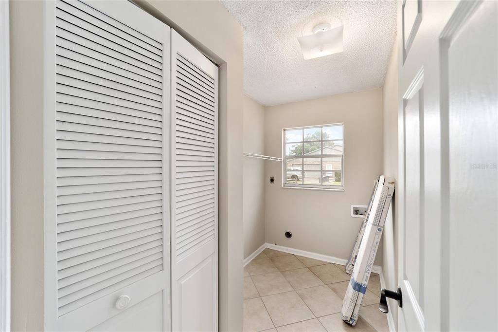 Active With Contract: $2,500 (4 beds, 3 baths, 2739 Square Feet)