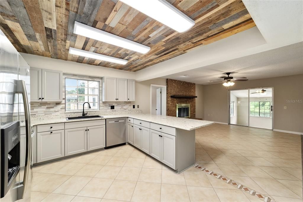 Active With Contract: $2,500 (4 beds, 3 baths, 2739 Square Feet)