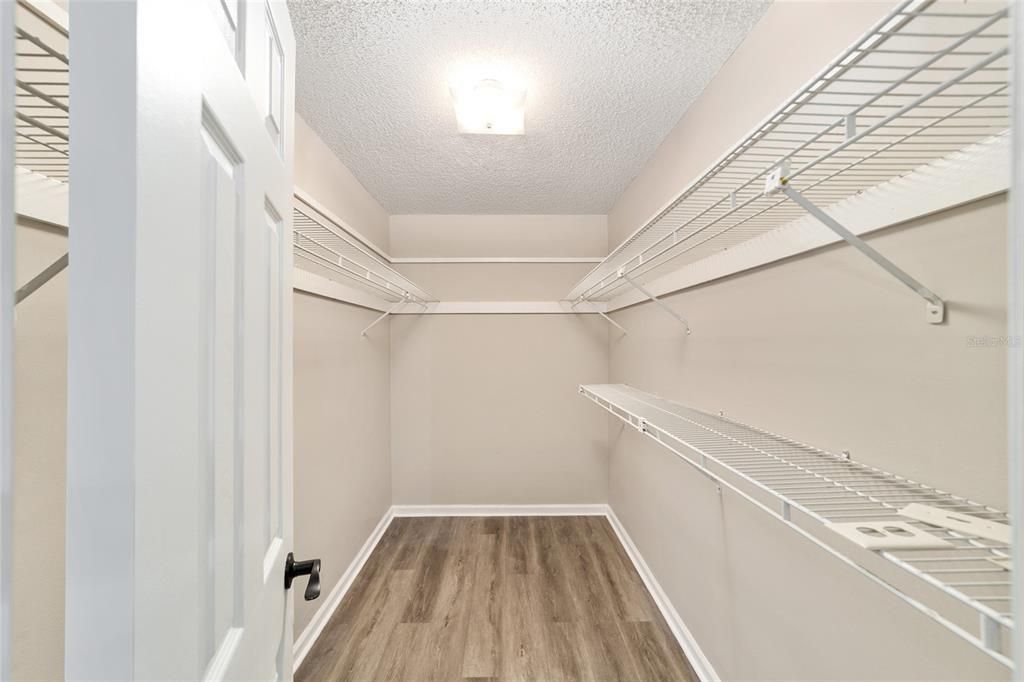 Active With Contract: $2,500 (4 beds, 3 baths, 2739 Square Feet)