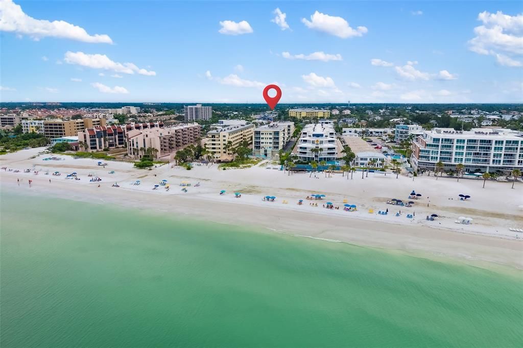 待售: $2,000,000 (3 贝兹, 2 浴室, 1883 平方英尺)