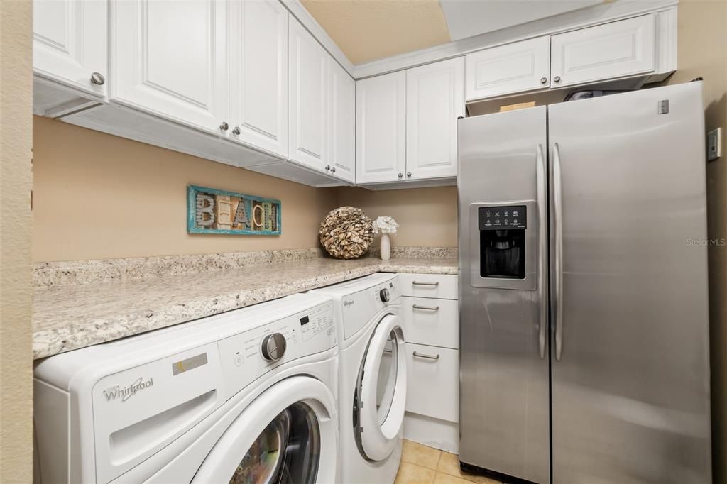 待售: $2,000,000 (3 贝兹, 2 浴室, 1883 平方英尺)