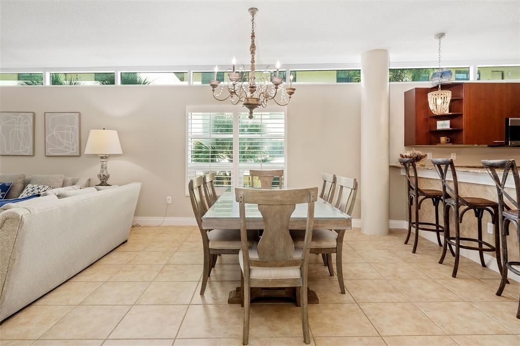 待售: $2,000,000 (3 贝兹, 2 浴室, 1883 平方英尺)