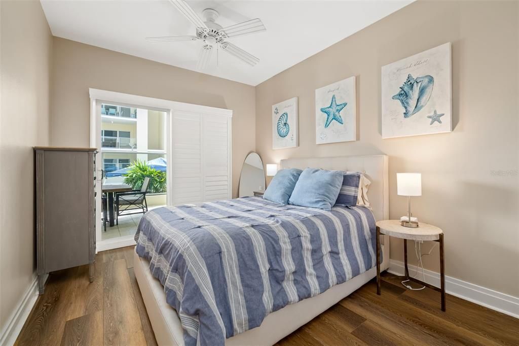 待售: $2,000,000 (3 贝兹, 2 浴室, 1883 平方英尺)