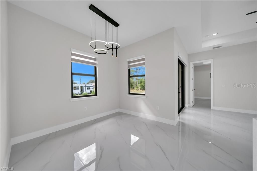 For Sale: $369,000 (3 beds, 2 baths, 1650 Square Feet)