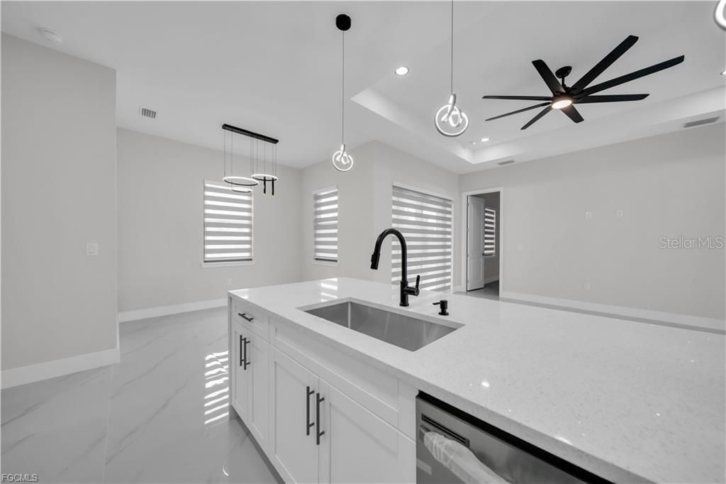 For Sale: $369,000 (3 beds, 2 baths, 1650 Square Feet)